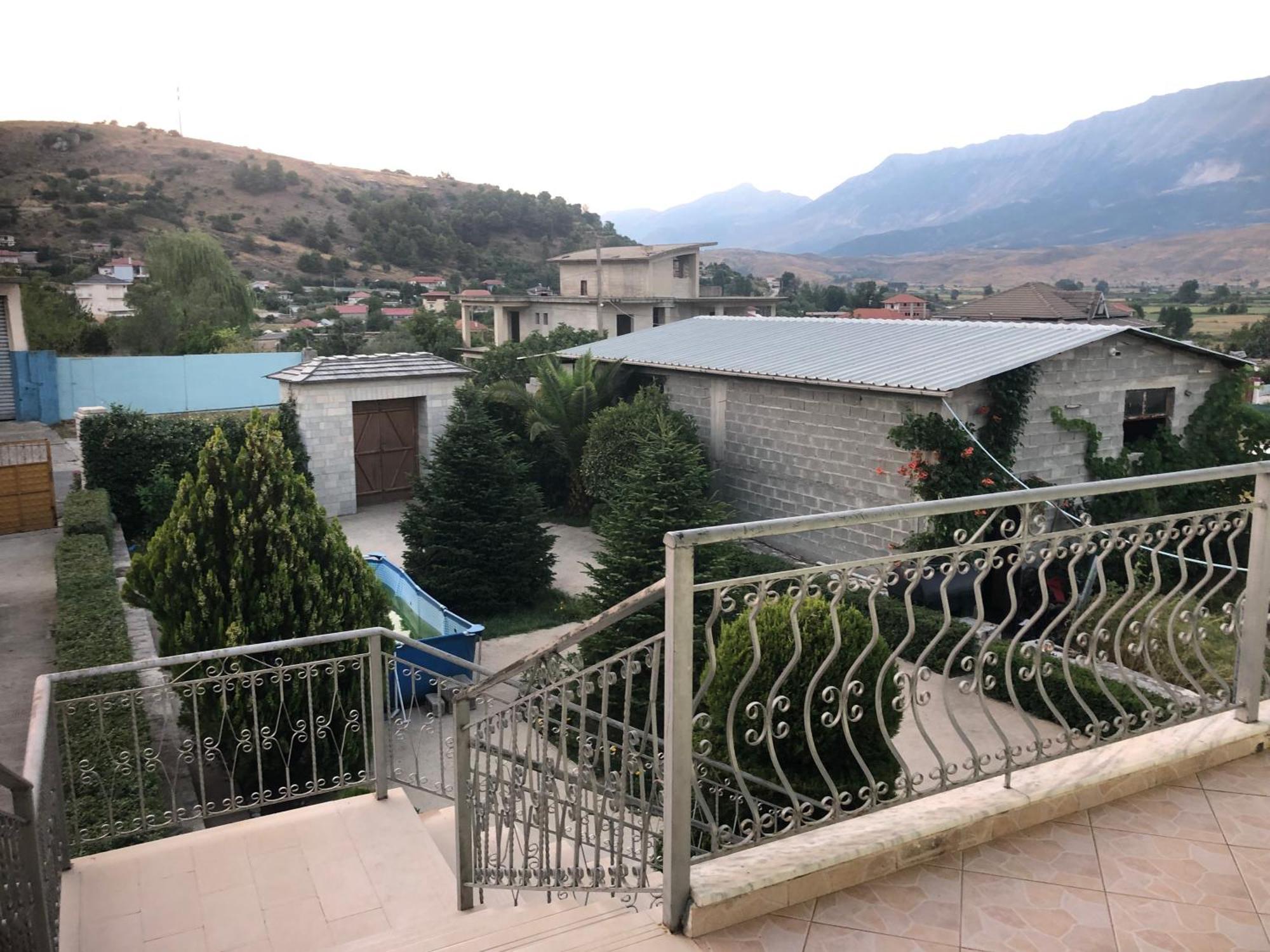 Villa Orhan Lazarat Gjirokastër المظهر الخارجي الصورة